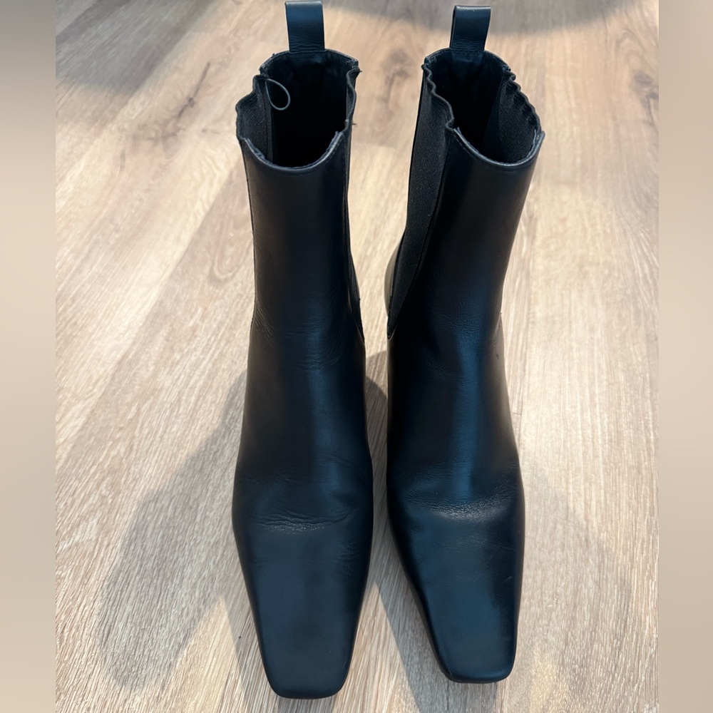 Reformation Roberta Elegant Black Leather Ankle Boots size 8